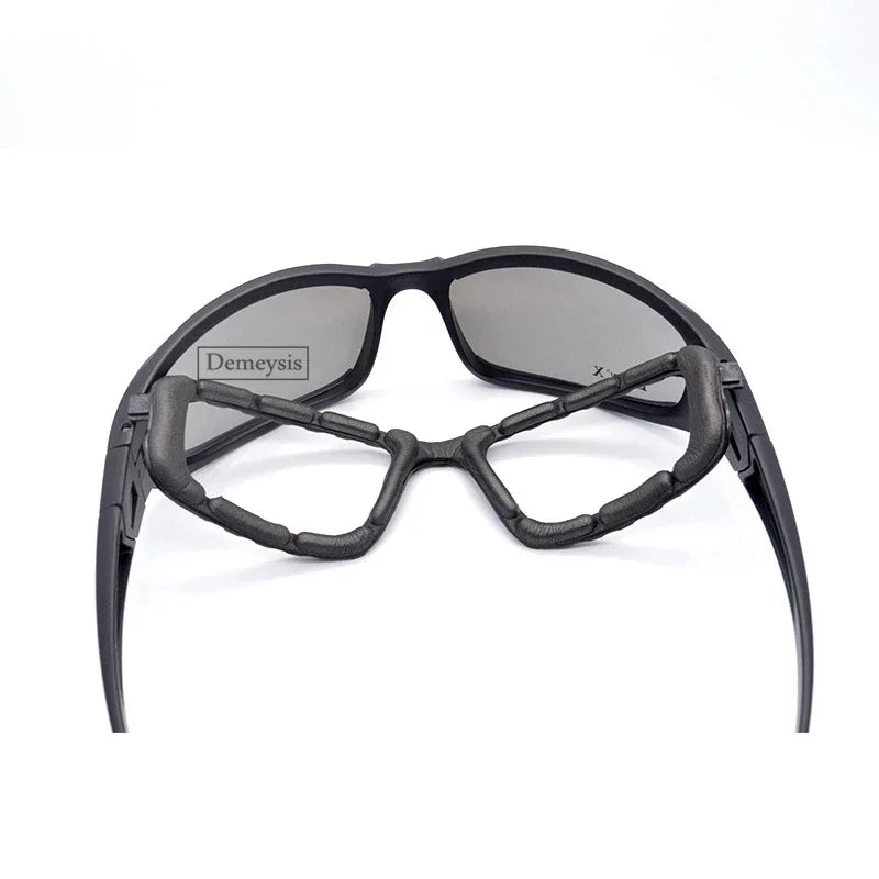 Óculos de Sol Polarizados Daisy Tactical, para esportes ao ar livre; Vem com 4 lentes sobressalentes; Caixa original; Óculos que pode ser utilizado em tiro esportivo; Óculos para caminhada sem a perturbação da luz excessiva.