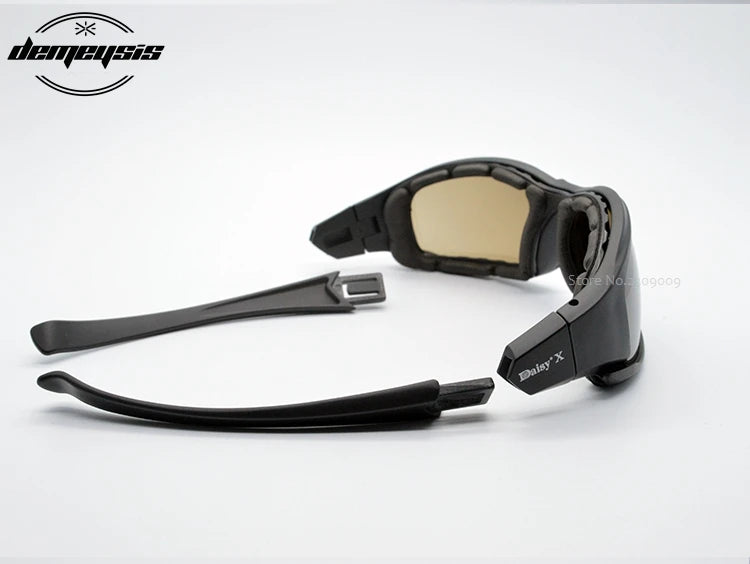 Óculos de Sol Polarizados Daisy Tactical, para esportes ao ar livre; Vem com 4 lentes sobressalentes; Caixa original; Óculos que pode ser utilizado em tiro esportivo; Óculos para caminhada sem a perturbação da luz excessiva.