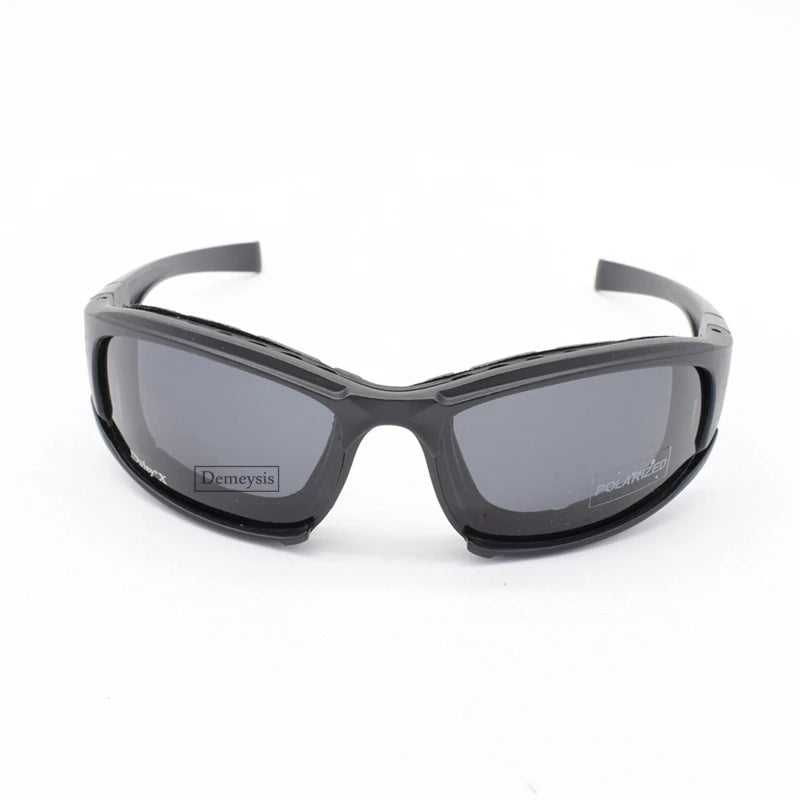 Óculos de Sol Polarizados Daisy Tactical, para esportes ao ar livre; Vem com 4 lentes sobressalentes; Caixa original; Óculos que pode ser utilizado em tiro esportivo; Óculos para caminhada sem a perturbação da luz excessiva.