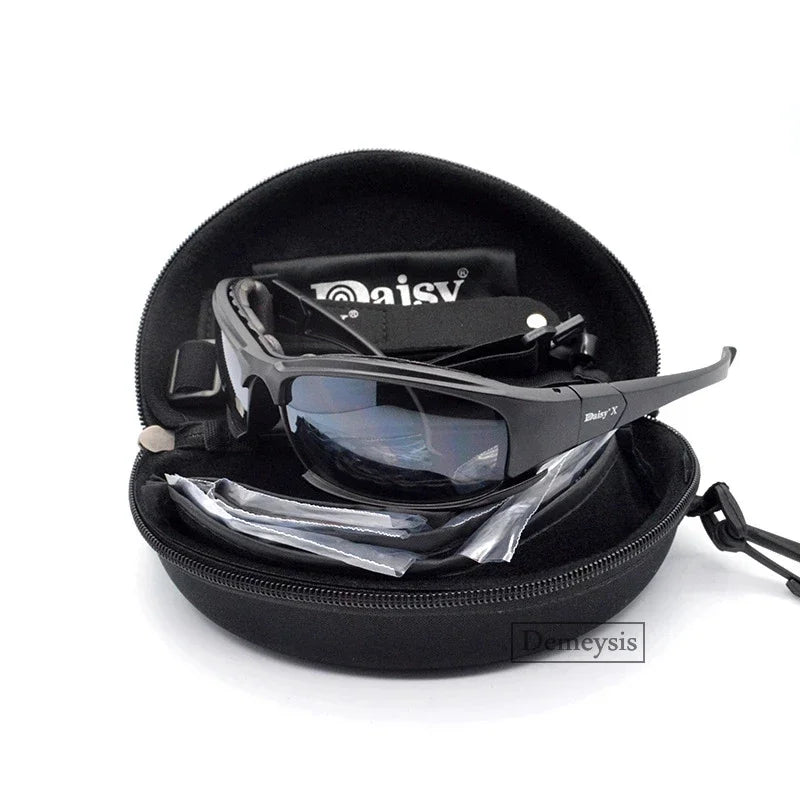 Óculos de Sol Polarizados Daisy Tactical, para esportes ao ar livre; Vem com 4 lentes sobressalentes; Caixa original; Óculos que pode ser utilizado em tiro esportivo; Óculos para caminhada sem a perturbação da luz excessiva.