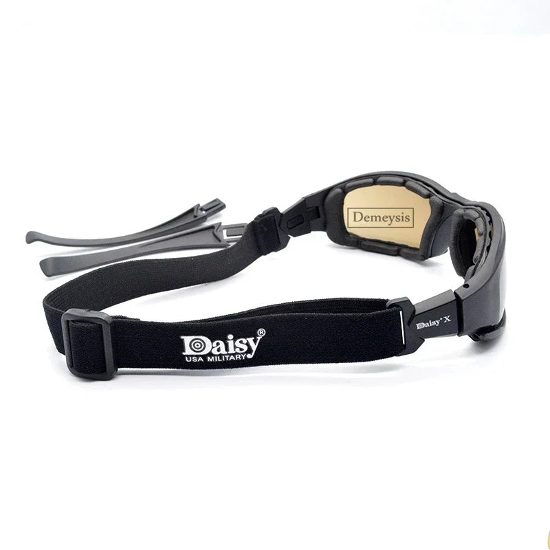 Óculos de Sol Polarizados Daisy Tactical, para esportes ao ar livre; Vem com 4 lentes sobressalentes; Caixa original; Óculos que pode ser utilizado em tiro esportivo; Óculos para caminhada sem a perturbação da luz excessiva.